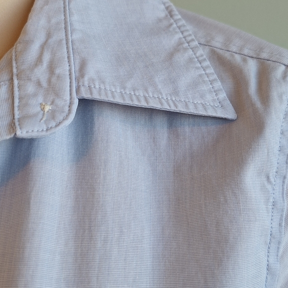 🅱️🅾️G🅾️ Banana Republic Non-iron fitted shirt in light blue. - Picture 6 of 11
